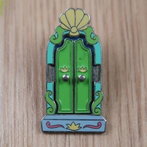 PEEK-a-BOO Little Mermaid Disney Pin!